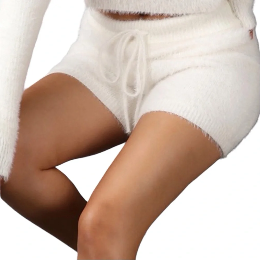 Hidden Brand Fluffy Shorts Women Color White Size M